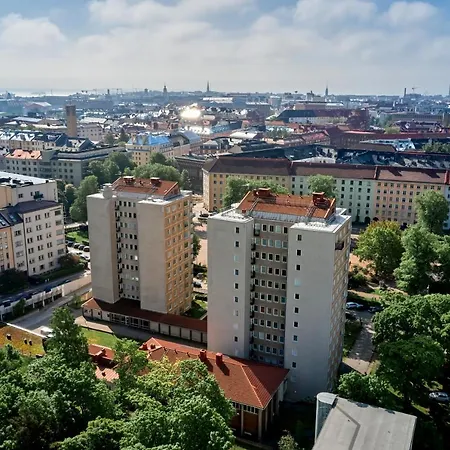 Töölö Towers Aparthotel 4*